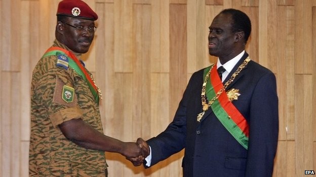 Instalan militares en  Burkina Faso a nuevo Presidente interino - ảnh 1