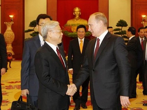 Secretario del Partido Comunista de Vietnam conversa con presidente y primer ministro rusos - ảnh 1