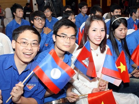 Celebran Conferencia de Cooperación Juvenil Vietnam – Laos – Camboya 2014  - ảnh 1