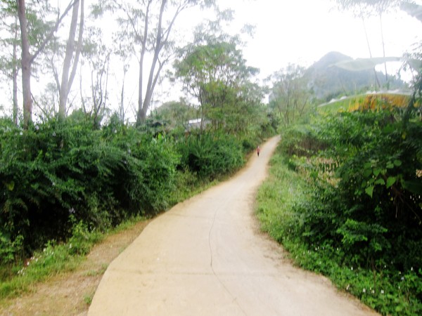 La construcción de nuevo campo en la comuna San Thang, provincia Lai Chau - ảnh 1