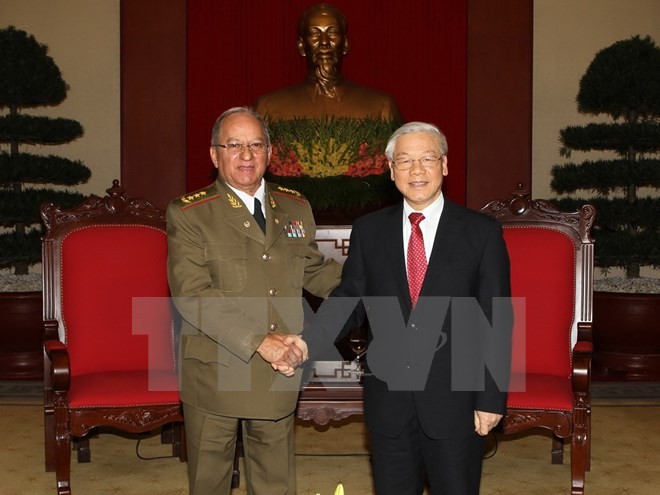 Estrechan Vietnam y Cuba cooperación militar - ảnh 1
