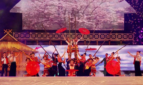 Clausurado primer Festival Cultural de la Minoría Étnica Thai 2014 - ảnh 1
