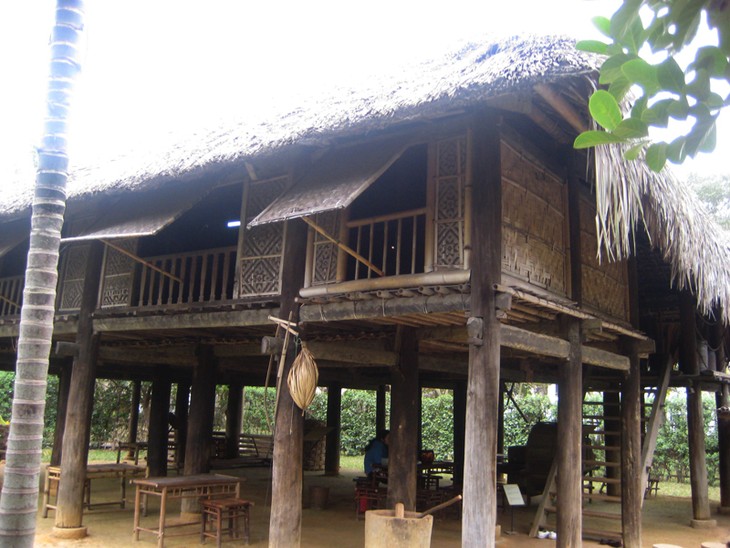 Típica residencia de los Tay en Ha Giang - ảnh 2