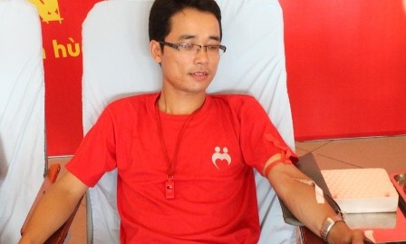 Destacado joven donante de sangre  - ảnh 1