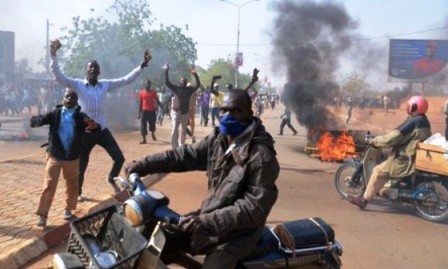 Níger: 45 iglesias quemadas en protesta contra Charlie Hebdo - ảnh 1