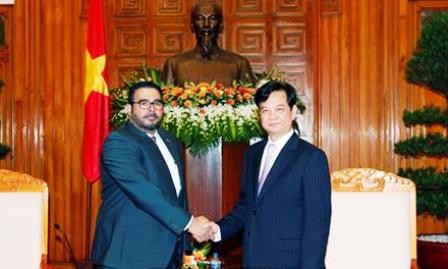 Recibe premier vietnamita a embajadores de Panamá y Bangladesh - ảnh 1