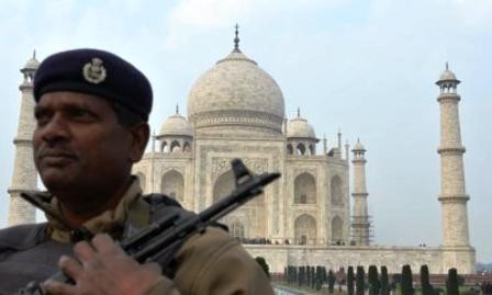 Presidente estadounidense acorta su visita al Taj Mahal  - ảnh 1
