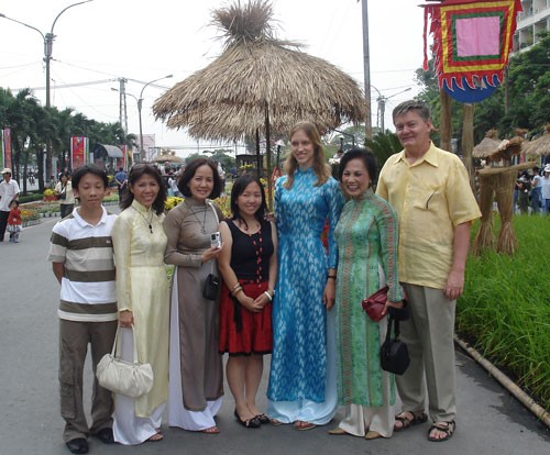 Reunión de vietnamitas en ultramar por nuevo año lunar - ảnh 1