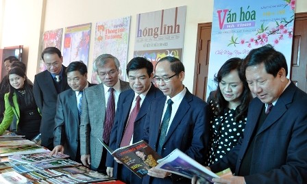 Inaugurada fiesta de prensa primaveral en localidades vietnamitas - ảnh 1