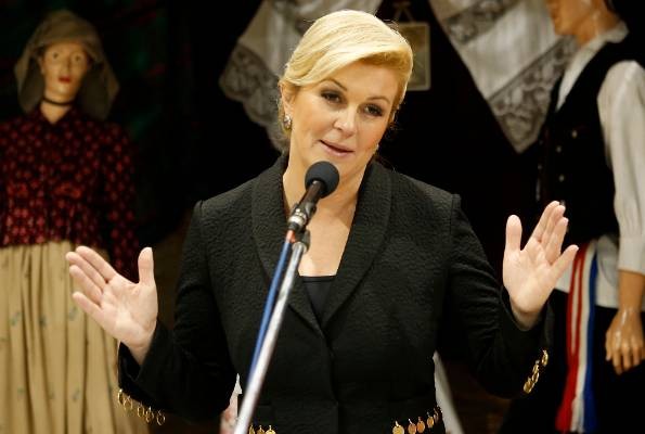 Juramenta primera presidenta croata - ảnh 1