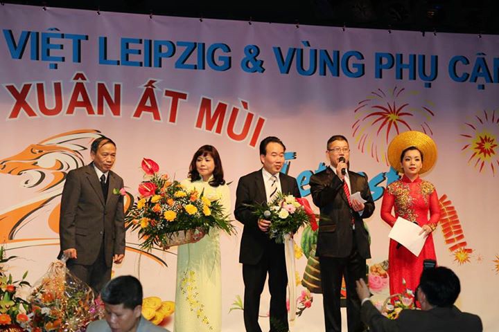 Comunidad vietnamita en el extranjero celebra el Tet tradicional 2015 - ảnh 1