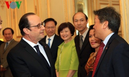Presidente francés felicita comunidad asiática por el Año Nuevo Lunar - ảnh 1