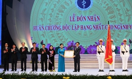 Actos conmemorativos por el aniversario 60 del Día de Médico de Vietnam - ảnh 1