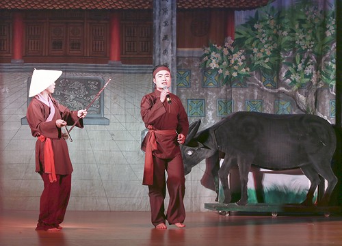 Recital de “Long Thanh”: Mezcla singular entre “cheo” y las marionetas de agua - ảnh 1
