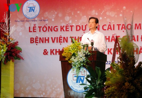 Asiste primer ministro de Vietnam al acto inaugural del ampliado Hospital Thong Nhat - ảnh 1