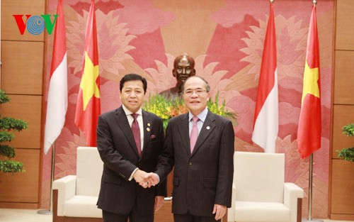 Presidente del Legislativo de Vietnam recibe a dirigentes parlamentarios de Laos, Indonesia y Sudán - ảnh 1
