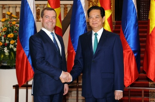 Firman Vietnam y Rusia importantes acuerdos de cooperación - ảnh 1