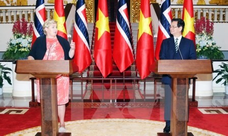 Culmina exitosamente la visita de la primera ministra nórdica en Vietnam - ảnh 1