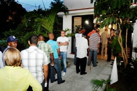 Celebra Cuba elecciones municipales parciales - ảnh 1