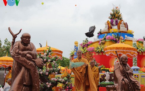 Celebración Vesak en Vietnam 2014 aspira a record mundial del budismo - ảnh 1