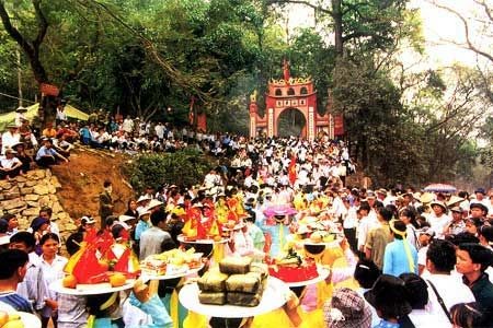 Culto popular a los Reyes Hung-rasgo cultural que nutre alma vietnamita - ảnh 2