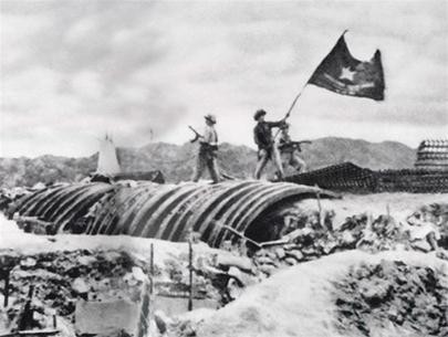 Hace 61 años ondeó en Dien Bien Phu la bandera Decididos a combatir y vencer  - ảnh 1