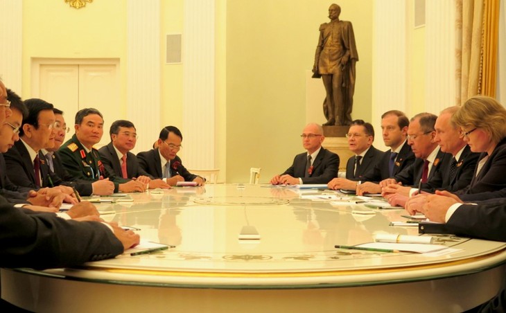 Acuerdan presidentes de Vietnam y Rusia fortalecer la asociación  - ảnh 1