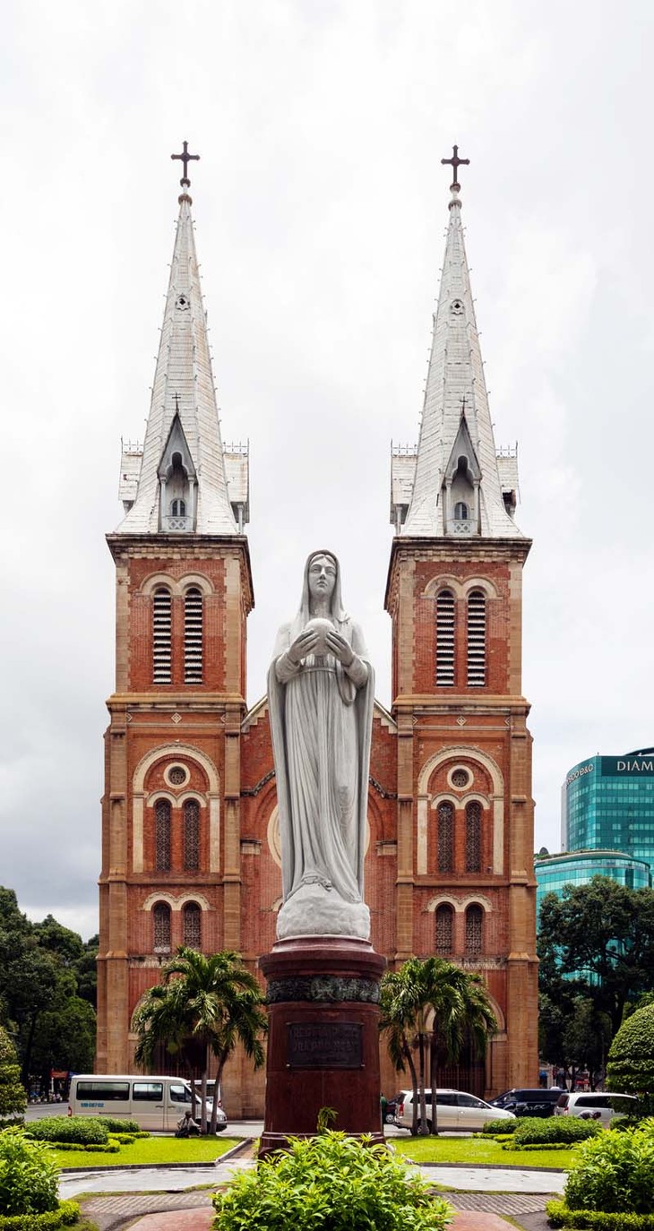 Descubrir la belleza de la Catedral de Ciudad Ho Chi Minh - ảnh 2