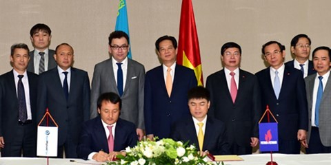 Premier vietnamita en encuentro con empresas en Kazajstán - ảnh 1