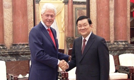 Líderes vietnamitas reciben al ex presidente estadounidense Bill Clinton - ảnh 2