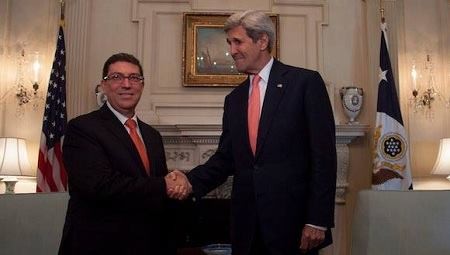 Dialogan líderes diplomáticos de Estados Unidos y Cuba  - ảnh 1