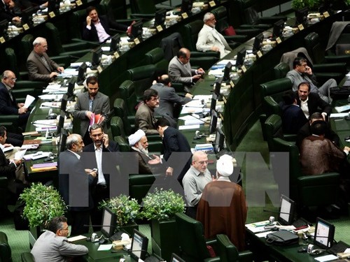 Crea Irán comisión especial para analizar acuerdo nuclear firmado con P5+1 - ảnh 1