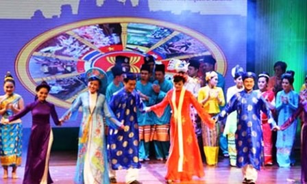 Vietnam acoge por primera vez Festival de Música Tradicional de ASEAN  - ảnh 1