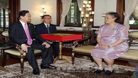 Reitera primer ministro vietnamita apoyo a inversores extranjeros  - ảnh 1