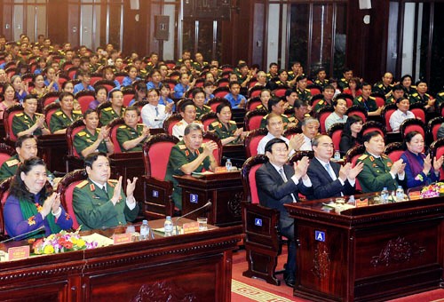 Presta Vietnam mayor atención a compatriotas con méritos revolucionarios   - ảnh 1