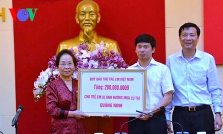 Vicepresidenta expresa solidaridad a víctimas afectadas por inundaciones en Quang Ninh - ảnh 1