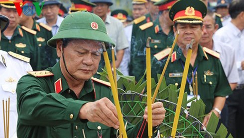Efectúa Ministerio de Defensa de Vietnam una visita de trabajo en Con Dao - ảnh 1