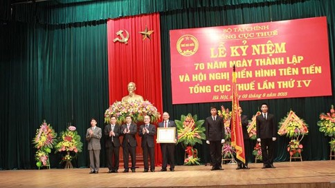 Celebran 70 años de fundado del Departamento General de Impuestos de Vietnam - ảnh 1