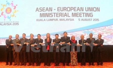 ASEAN y sus socios se comprometen atrabajar por la paz y la cooperación - ảnh 1