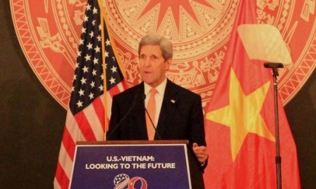 John Kerry: Estados Unidos-Vietnam avanzan a un mejor futuro - ảnh 1