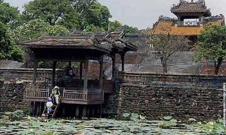Visita a la antigua ciudadela imperial poética de Hue  - ảnh 2