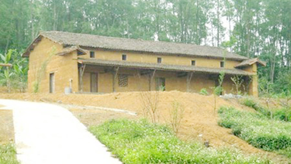 Originales casas de arcilla: viviendas típicas de los Pu Peo - ảnh 1