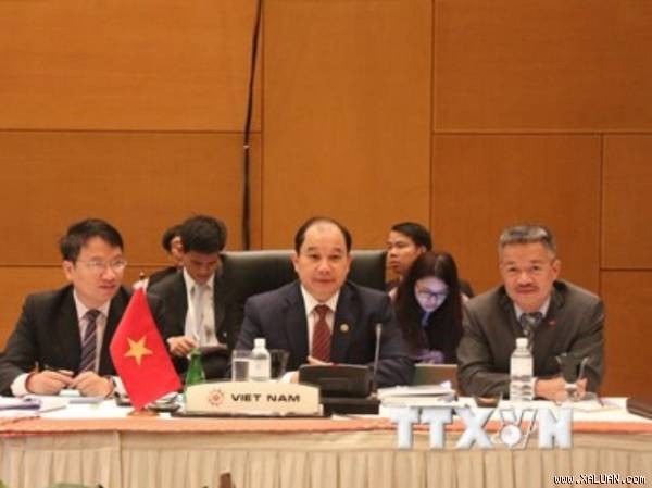 Vietnam en conferencia de ministros de Economía de ASEAN - ảnh 1