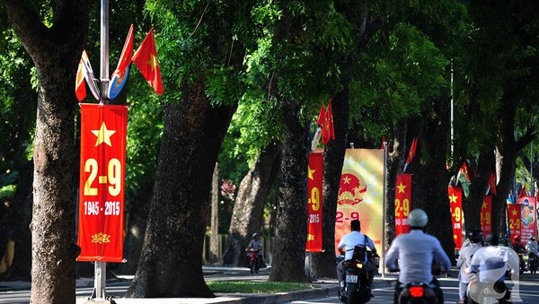 Hanoi se viste de fiesta: rojarojita - ảnh 2