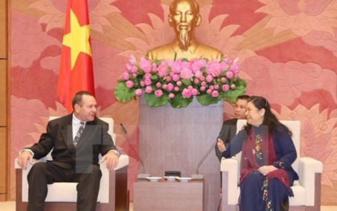 Vicepresidenta parlamentaria de Vietnam recibe delegación del Partido Comunista de Cuba  - ảnh 1