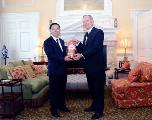 Vietnam y Reino Unido impulsan cooperación financiera - ảnh 1