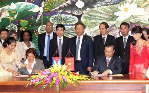 Premier vietnamita reafirma el interés de Hanoi de afianzar las relaciones de cooperación con Cuba  - ảnh 1