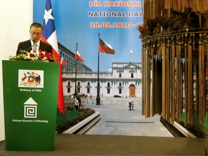 Chile celebra el 205 aniversario del Día Nacional en Vietnam con exposición fotográfica - ảnh 1