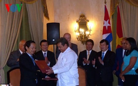 Presidente vietnamita concluye exitosamente visita en Cuba   - ảnh 1