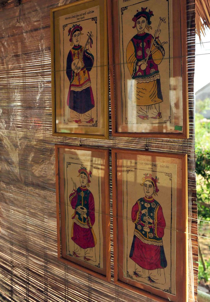 Visita al lugar de pinturas folklóricas de la tierra Hue - ảnh 1